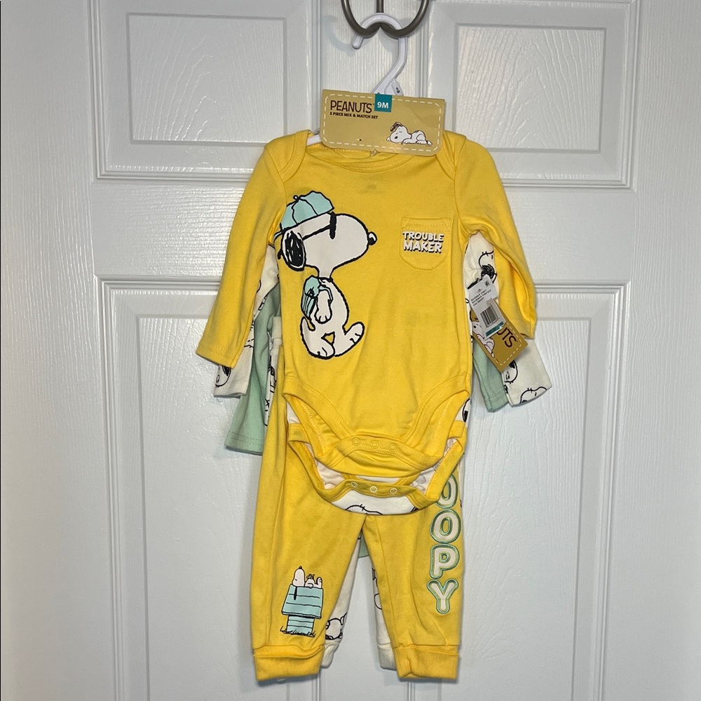 Peanuts Snoopy Yellow and Green Baby Outfit sets